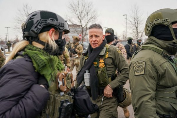 Nabrijani policajac u SS odijelu s eBaya je lice Trumpove Amerike