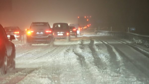 Snijeg u Njemačkoj stvara probleme u prometu