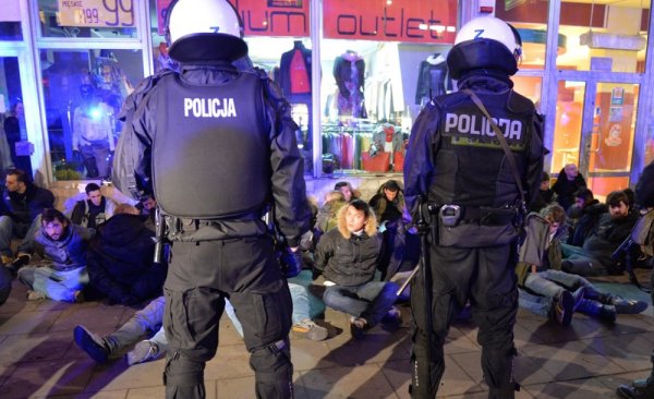 Pogledajte lov policije za Torcidom; bijeg u šumu, razbacana odjeća i krvave palice