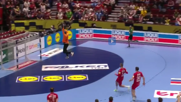 Spektakularni Mandić! Svi su vidjeli loptu u golu, a onda...