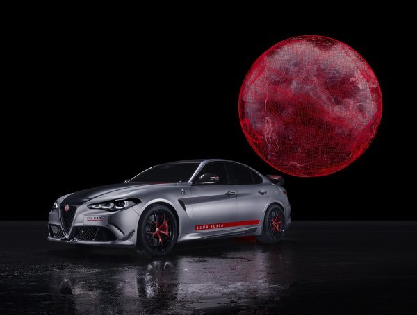 Alfa Romeo Giulia Quadrifoglio Luna Rossa