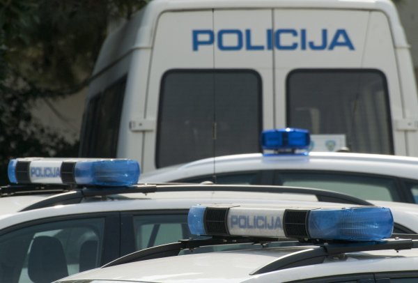 Užas u Zagrebu: Ugurao ženu u prtljažnik automobila, odveo je u šumu pa pretukao