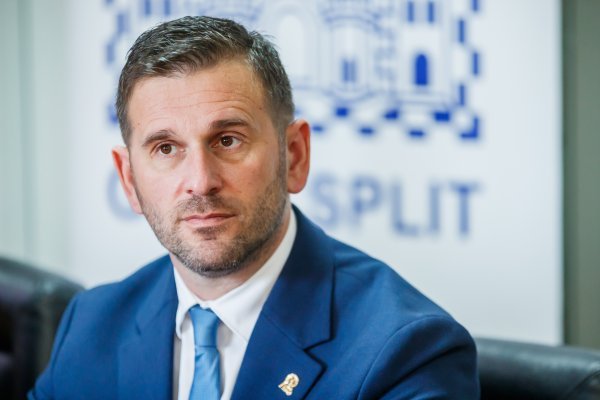 Šuta je nezadovoljan namještajem u zgradi Banovine