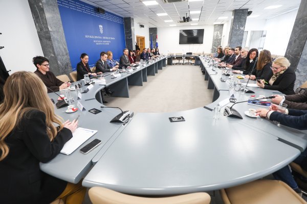 Pregovori Vlade i sindikata javnih službi još nisu dovršeni