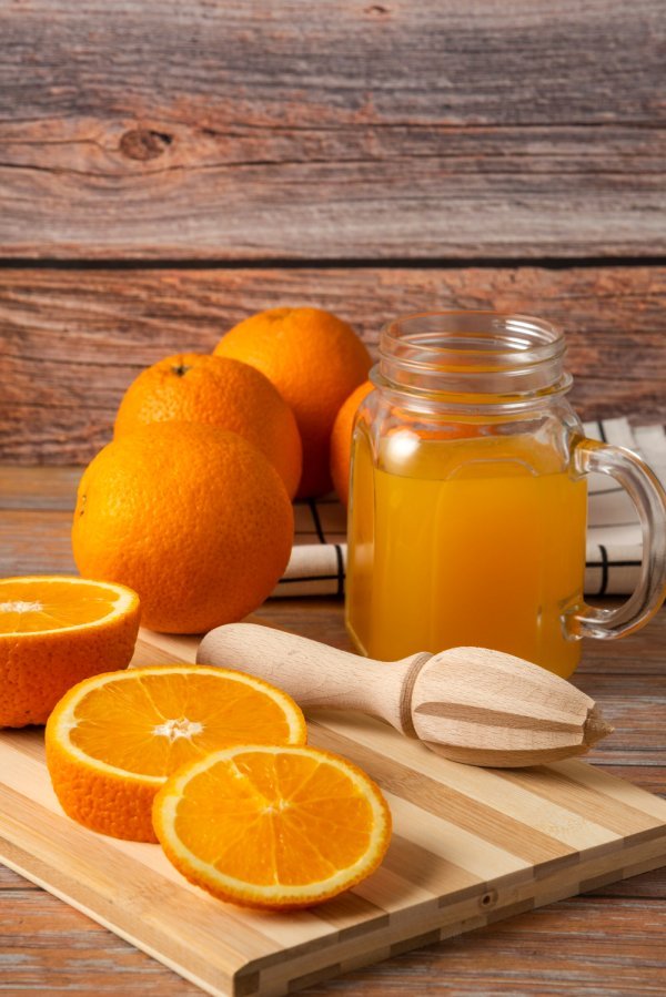 Sok od naranče sadržava i flavonid.