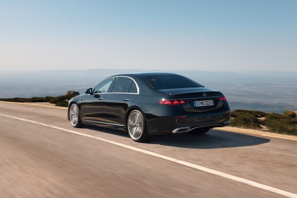 Mercedes-Benz S 500 4MATIC (limuzina duga verzija)