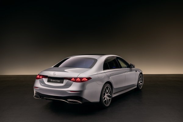 Mercedes-Benz S 580e 4MATIC (limuzina duga verzija s EQ Hybrid tehnologijom)