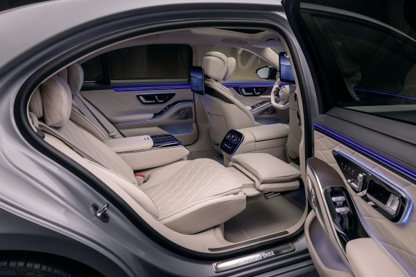 Mercedes-Benz S 580e 4MATIC (limuzina duga verzija s EQ Hybrid tehnologijom)