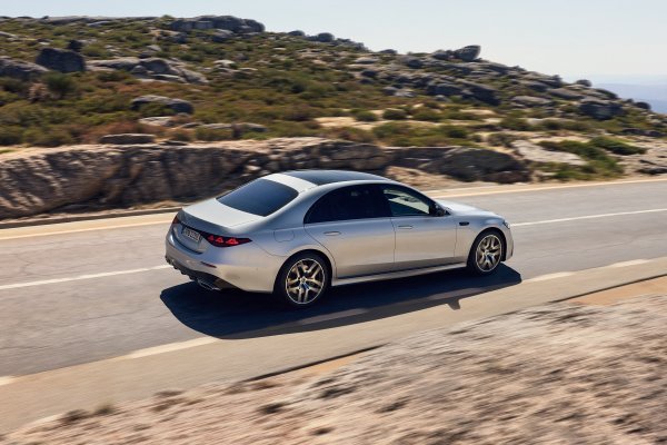 Mercedes-Benz S 580e 4MATIC (limuzina duga verzija s EQ Hybrid tehnologijom)