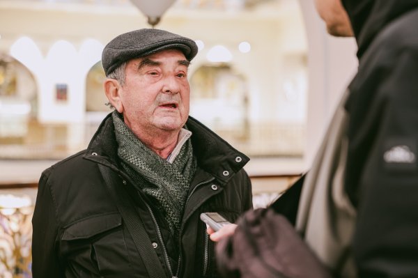 Ivan Mladić - kupit ću nešto za uspomenu