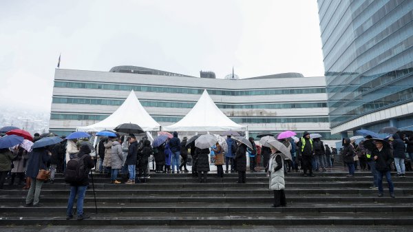 Prosvjed ispred BHRT-a zbog financijskih problema