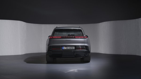 Porsche Cayenne Electric