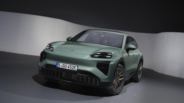 Porsche Cayenne Turbo Electric