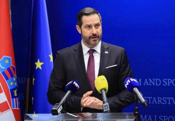 Tonči Glavina, ministar turizma