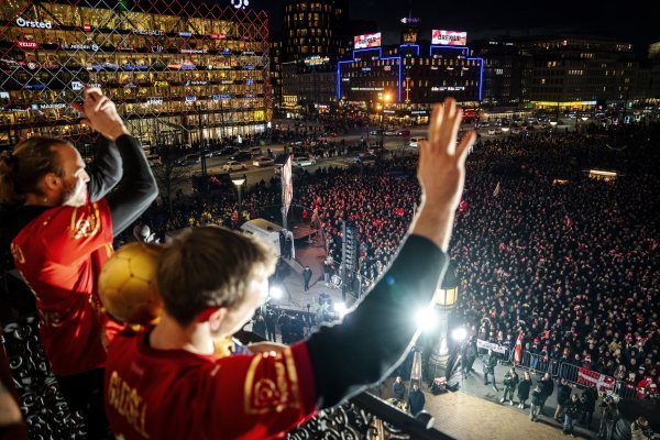 Pogledajte kako izgleda doček za zlatne danske rukometaše