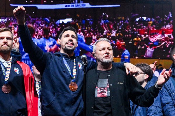 Jedan brončani rukometaš nije se pojavio na dočeku na Trgu bana Jelačića