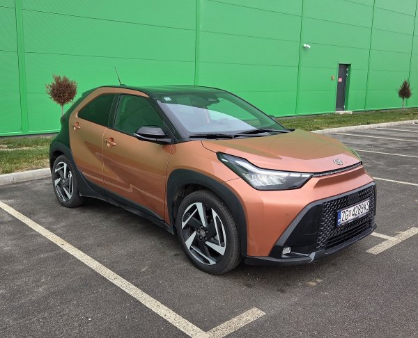 Vozili smo Toyotu Aygo X Hybrid: Potpuno hibridni crossover A-segmenta je pravi gradski šminker