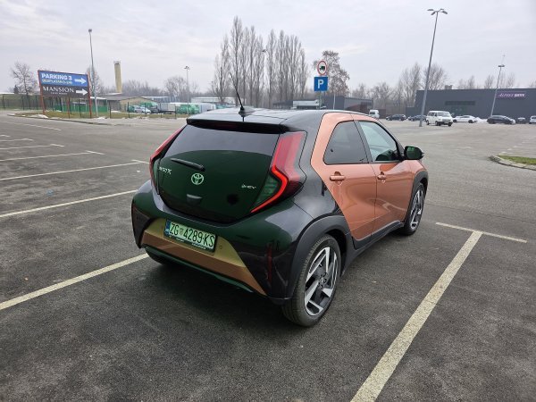 Toyota Aygo X Hybrid 1.5 HEV E-CVT 5D X-Clusive