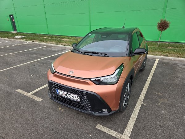 Toyota Aygo X Hybrid 1.5 HEV E-CVT 5D X-Clusive