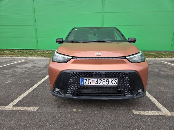 Toyota Aygo X Hybrid 1.5 HEV E-CVT 5D X-Clusive