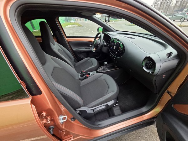 Toyota Aygo X Hybrid 1.5 HEV E-CVT 5D X-Clusive