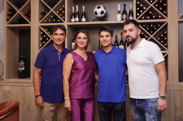 Zlatko Dalić, Davorka Dalić sa sinovima