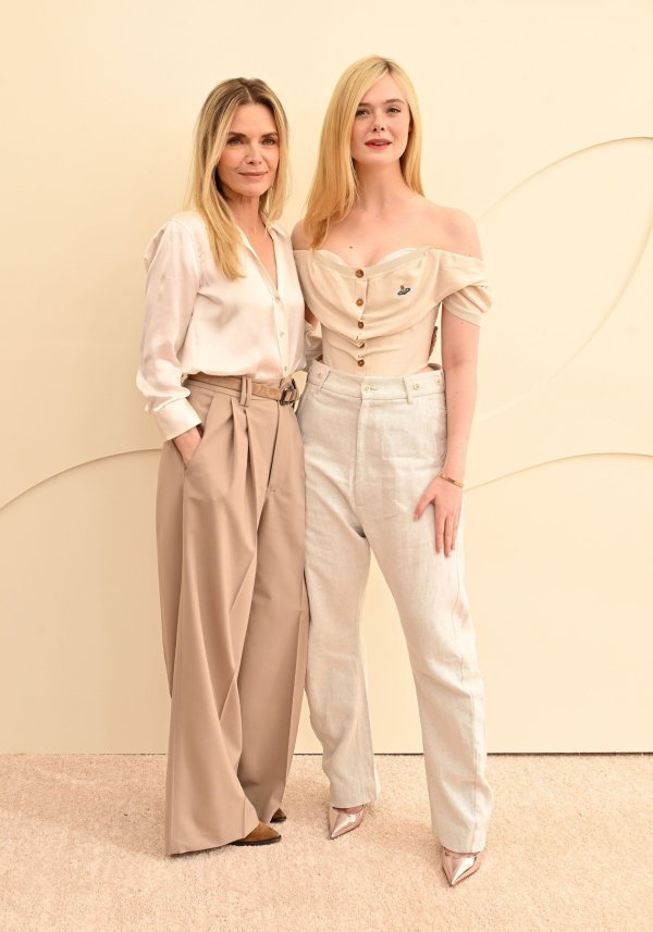 Michelle Pfeiffer i Elle Fanning