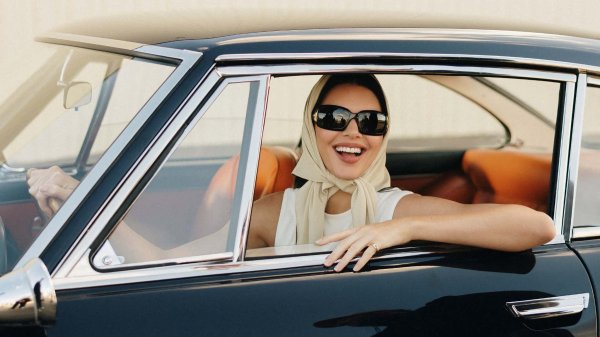 Zaboravite na traperice: Ovi kultni komadi iz 90-ih puno su bolja formula za chic izgled