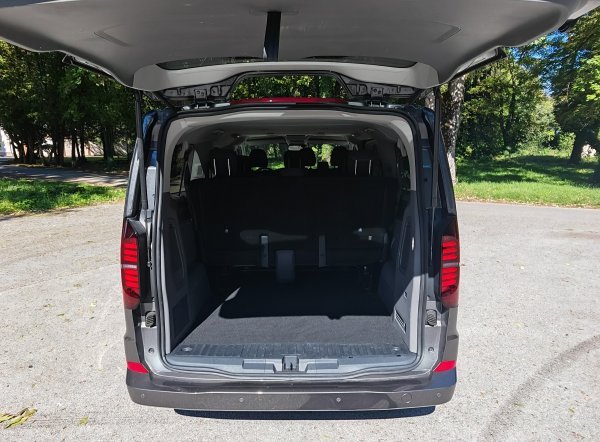 VW Caravelle Life L2 2.0 TDI