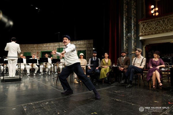 Pere Eranović i 'To nenji knedla'