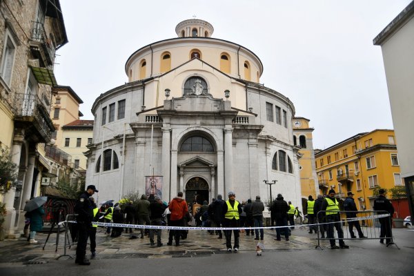 Prizor ispred riječke katedrale