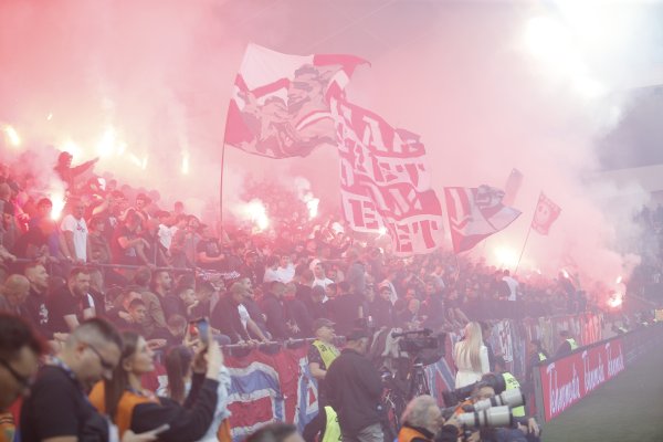 Objavljena fotografija Delija: Ovako su spremni za napad čekali hrvatske navijače