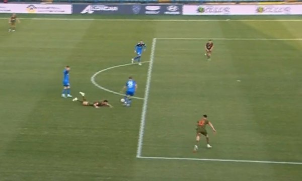 Krivi pas, izgubljeni duel... Pogledajte niz grešaka kojima je Osijek sam sebe pobijedio u Varaždinu