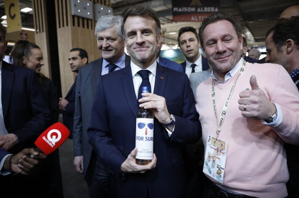 Macronov 'for sure' postao hit na društvenim mrežama, a sada je dobio i svoje vino