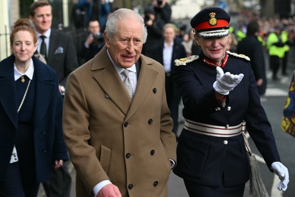 Kralj Charles se 'kupa' u Sauvageu, prema riječima princa Harryja