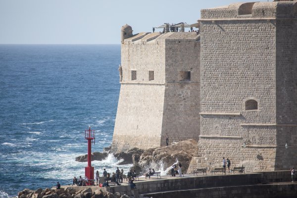 Dubrovnik, jedan od najpoznatijih hrvatskih gradova uz more - Ilustracija