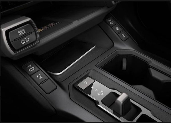 Suzuki Across Plug-In - svjetska premijera