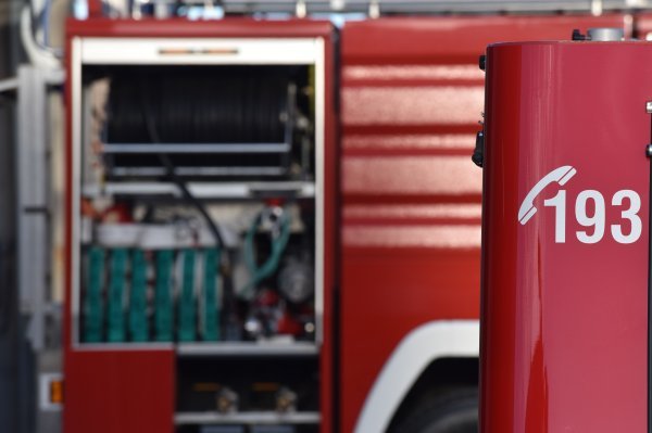 Ugašen požar u riječkom ZTC-u: Jedna osoba prevezena u bolnicu