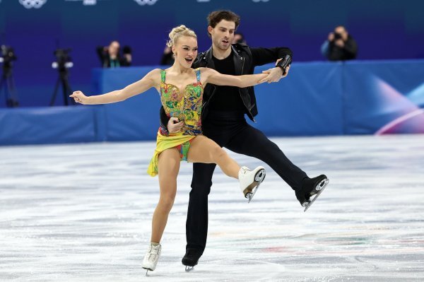 Phebe Bekker i James Hernandez