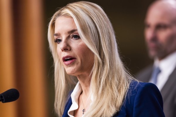 Šok iz Washingtona: Trump smijenio glavnu državnu odvjetnicu Pam Bondi