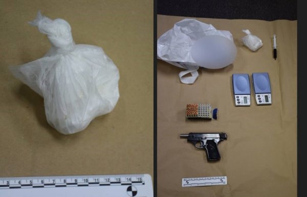 Policija pristupila muškarcu, on im predao kokain: U stanu uz drogu bilo i oružje