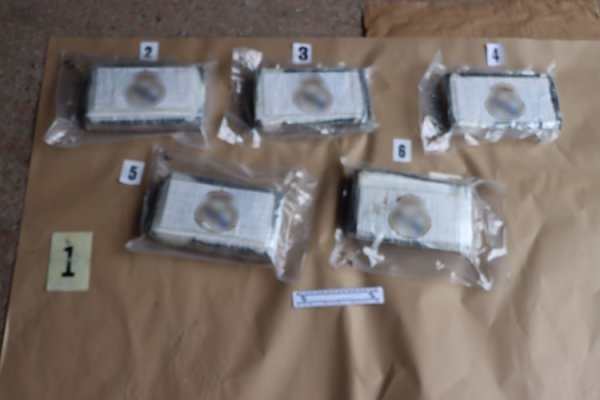 Policija pronašla drogu u Mercedesu