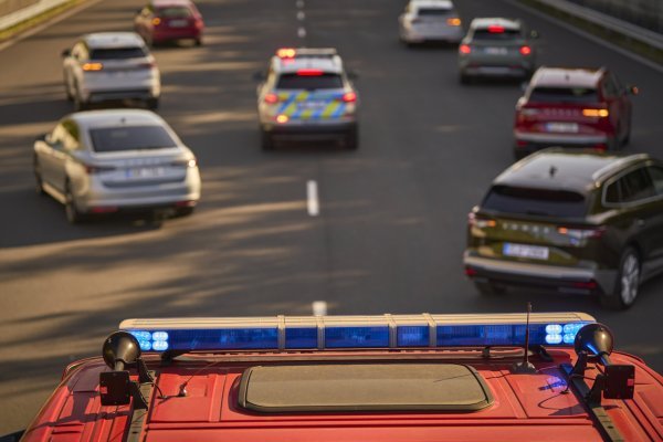 Traffication sustav uvodi upozorenja o približavanju vozila Škoda uvodi upozorenja o približavanju vozila žurnih službi u stvarnom vremenu kako bi se poboljšala podrška i sigurnost