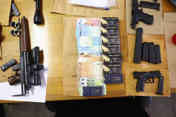 FOTO Velika akcija zapljene oružja u Slavoniji, uhićene tri osobe