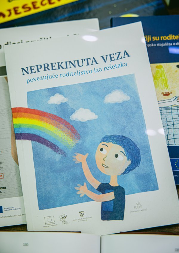 Projekt UNICEF-a koji nastoji omogućiti roditeljima iza rešetaka ostanak u životu svoje djece