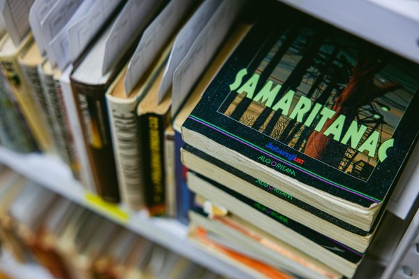 Iako to ovisi o procjeni nadležnih službi, i vi možete donirati knjige ovoj knjižnici 