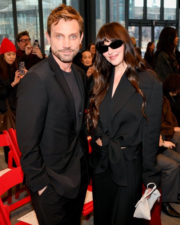 David Savman, Dakota Johnson