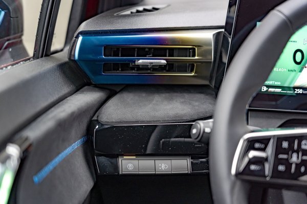 Renault Clio - prekidač My Safety je smješten s lijeve strane upravljača