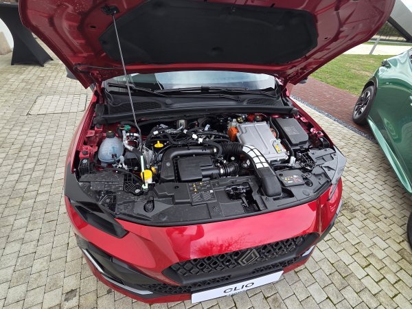 Renault Clio - full hybrid E-Tech 160 KS