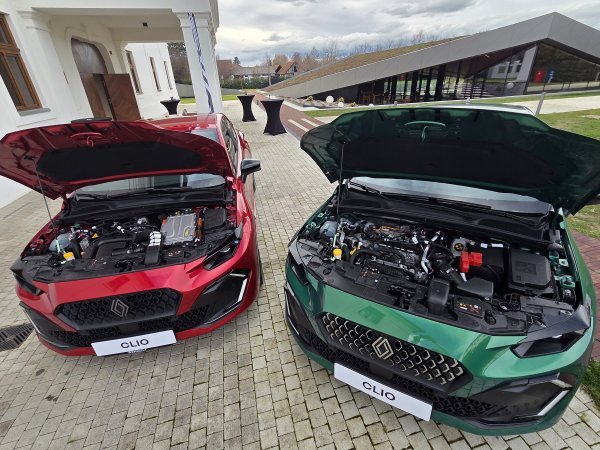 Renault Clio - full hybrid E-Tech 160 KS i TCe 115  (desno)